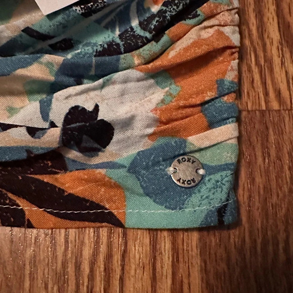 NWT Roxy crop top, xsmall - Picture 4 of 6